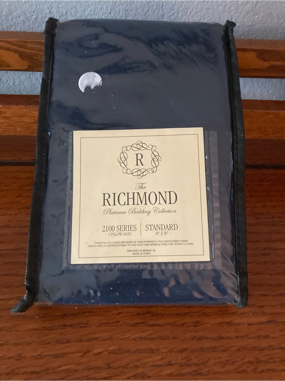 Richmond Series 2100 Navy Standard pillowcases